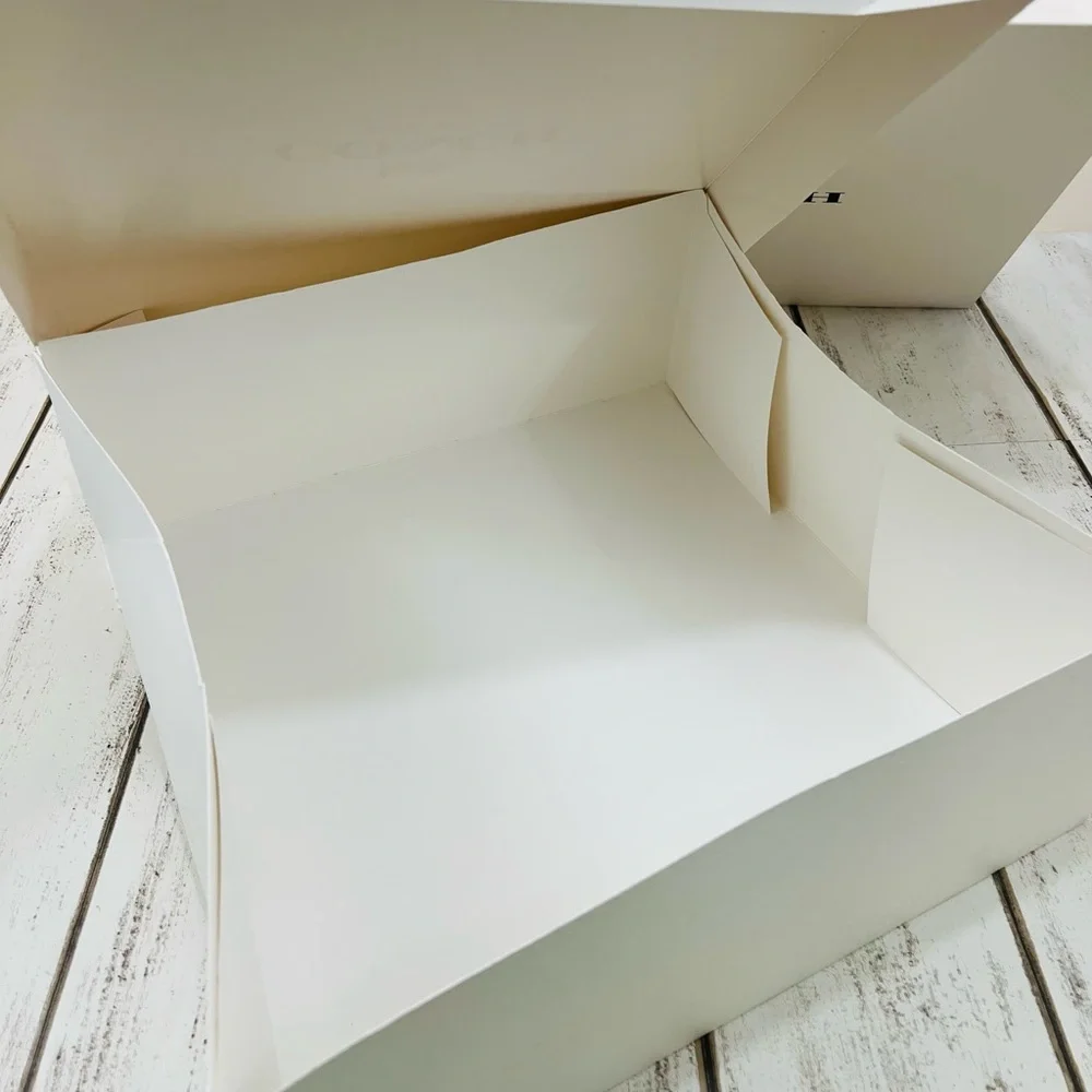Coach White Gift Box and Tissue Paper Bundle Gift Wrap
